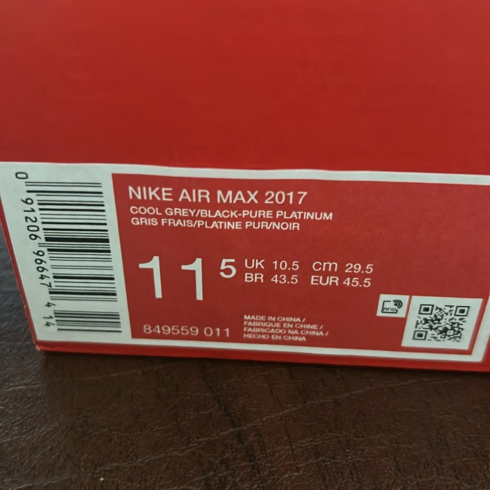 Nike Air Max 2017 sneaker size 11.5 men cool grey, pure black platinum